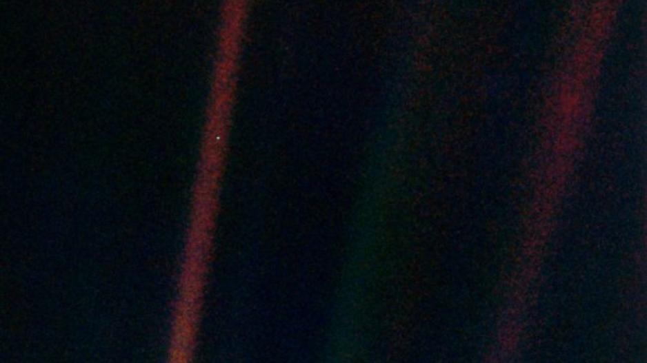 Earth -536 - Pale Blue Dot 1 Voyager1 - 4 billion miles from Earth